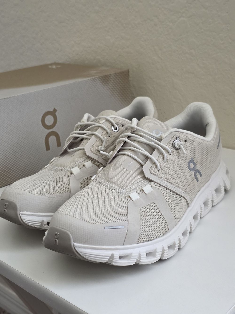 On Running Cloud 6 Running Shoes Light Beige Size 6.5